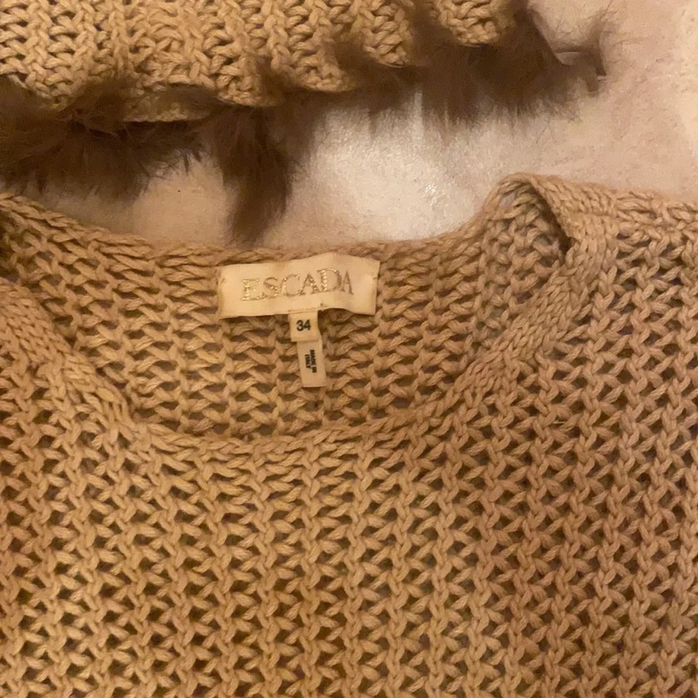 Escada sweater - Picture 4 of 7